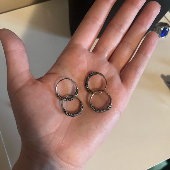 [SOLD] 925 Vintage Sterling Silver Hoop Lot 7 Pairs - Picture 4 of 4